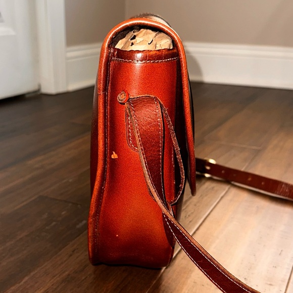 Past Time Leather Large Vintage Crossbody Adjustable Shoulder Saddle Bag, Tooled - Picture 3 of 16